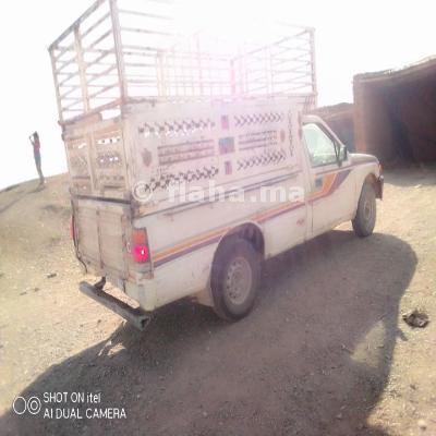 pickup Isuzu model 94 à Marrakech au Maroc 